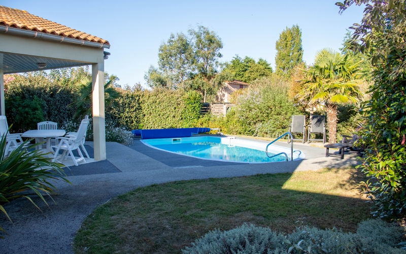 Villa-vendee - Vakantievilla in de Vendée - Les Jardins des Sables d’Olonne - Villa Acacia nr 104 zwembad terras tuin